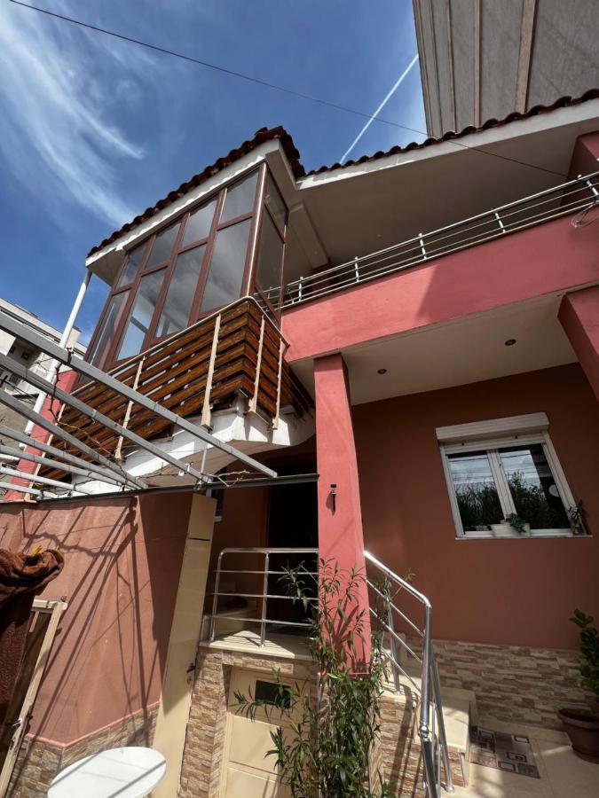 Апартаменти Retreat In The Centre Of Корча Екстер'єр фото